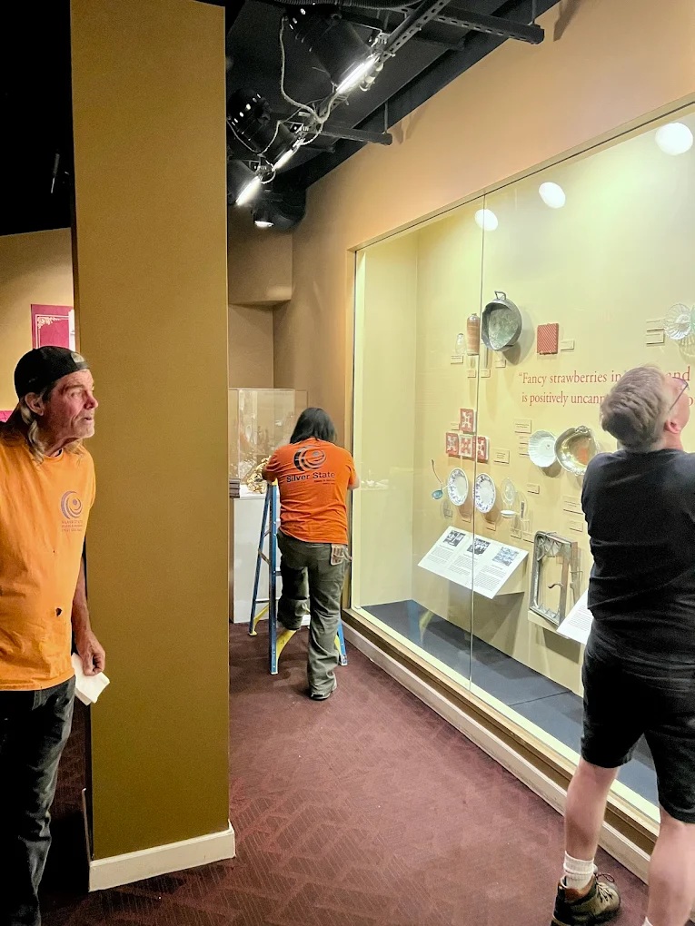 Display case glazing, Las Vegas museum